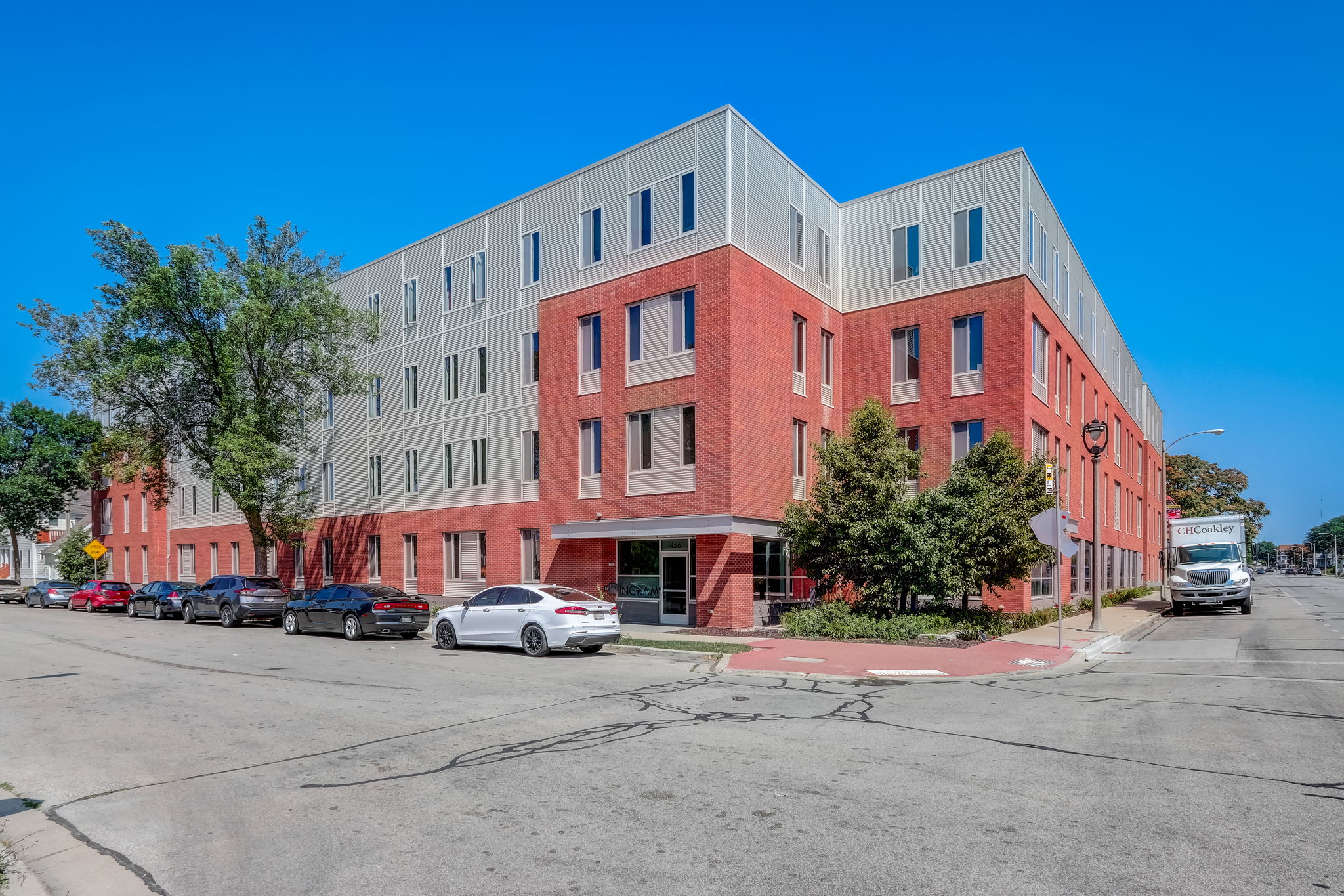 1-web-or-mls-E Brown St 302-001.jpg